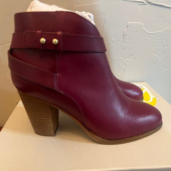 Share NWT Boden Women's Maroon Booties Boots - Size EU 37 / US 6.5 - Picture 1 of 7